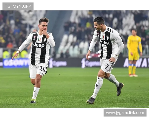 意甲尤文球队：尤文图斯足球俱乐部在意甲的统治地位与赛季回顾